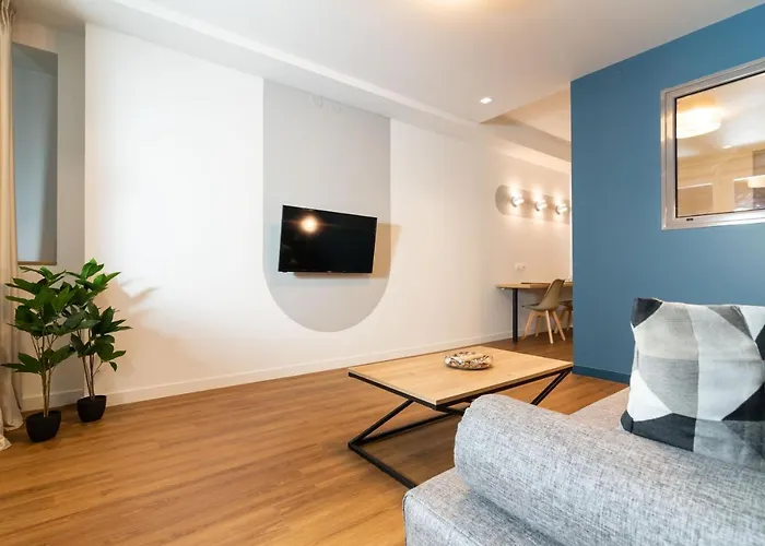 F & B Collection - City Central Suite For 3